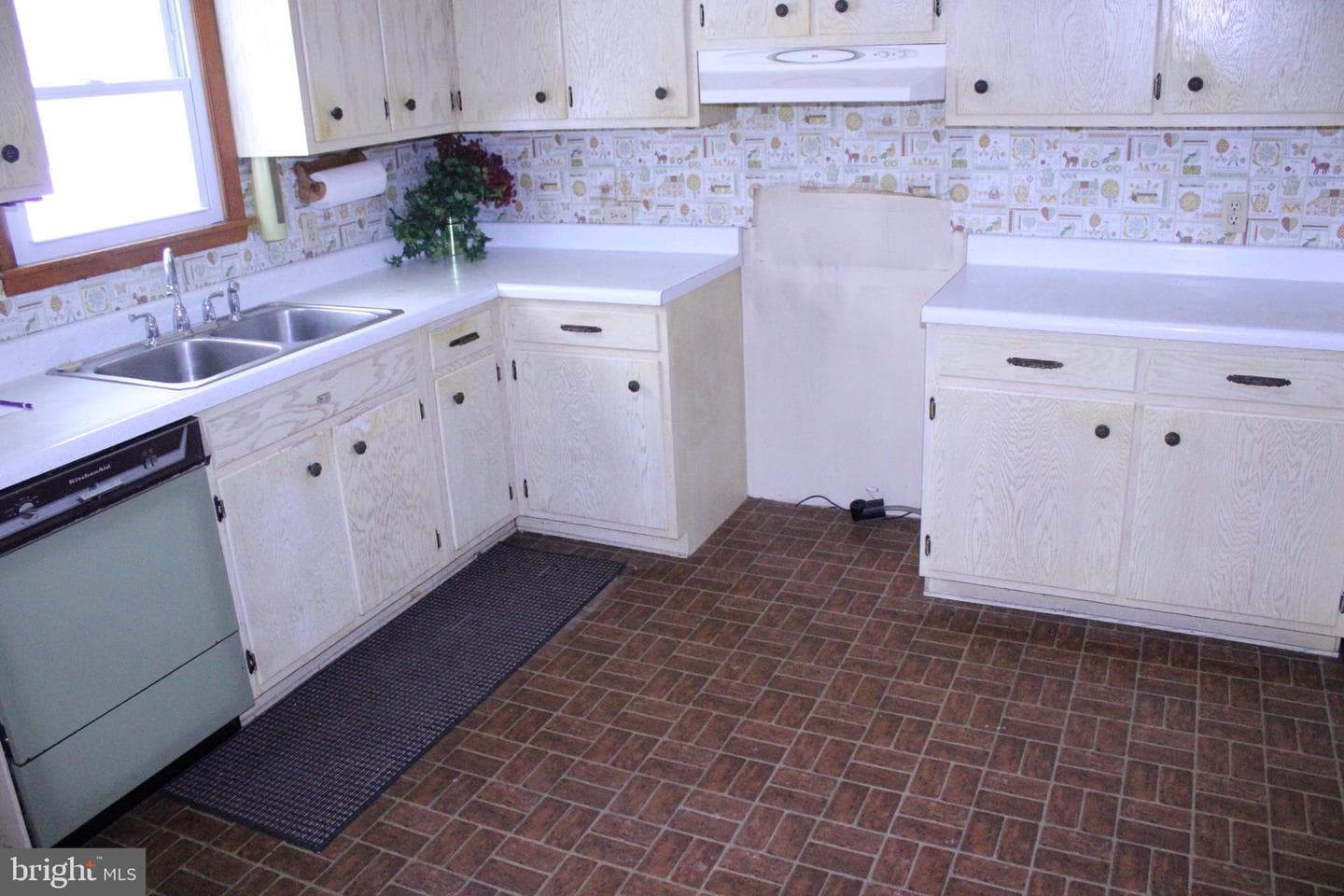 548 Willow photo 5
