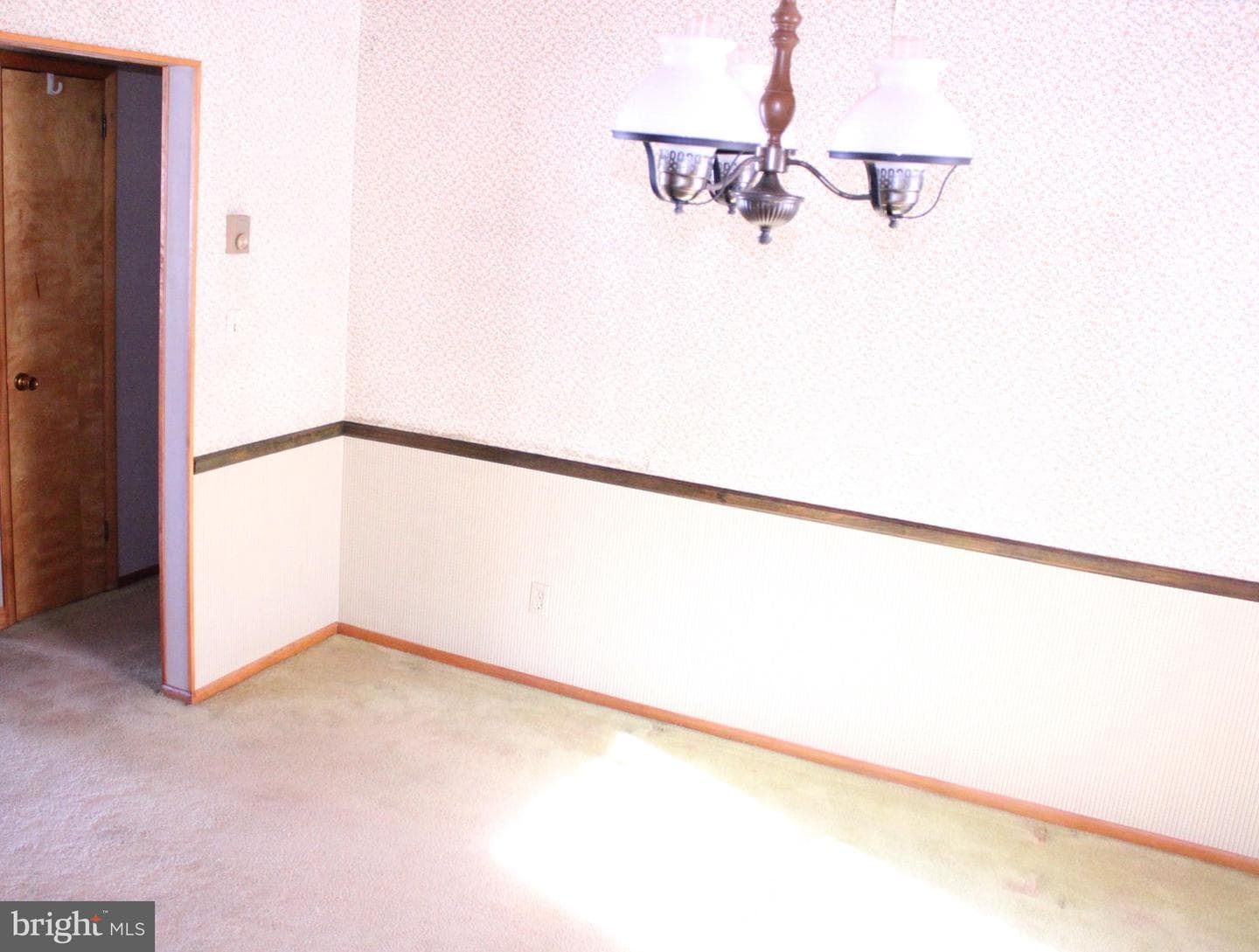 548 Willow photo 7