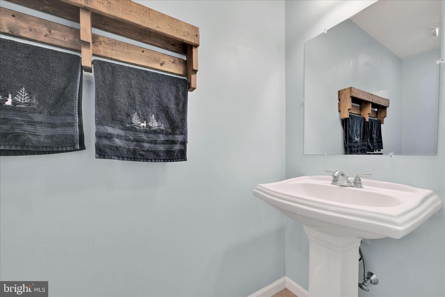 72 Evergreen Drive photo 17