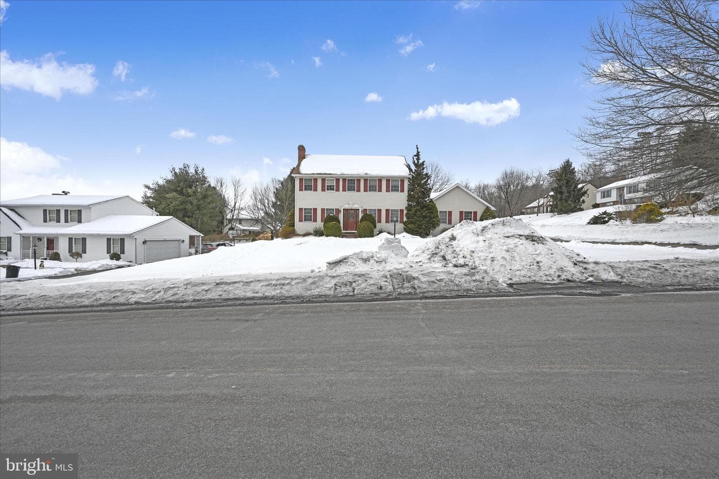19 Fox Hollow Road photo 2