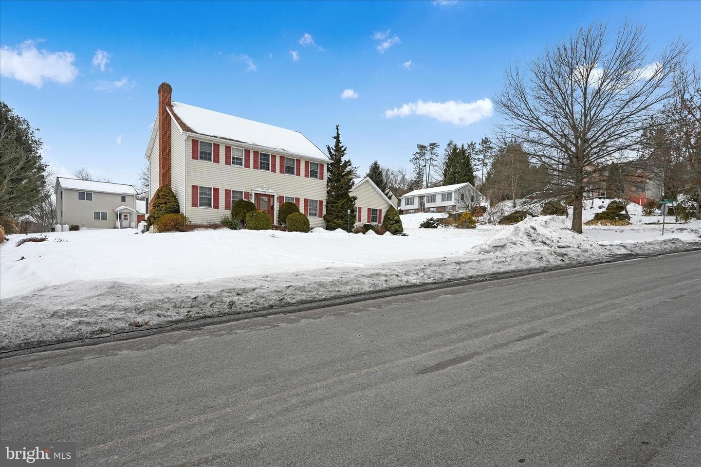 19 Fox Hollow Road photo 4