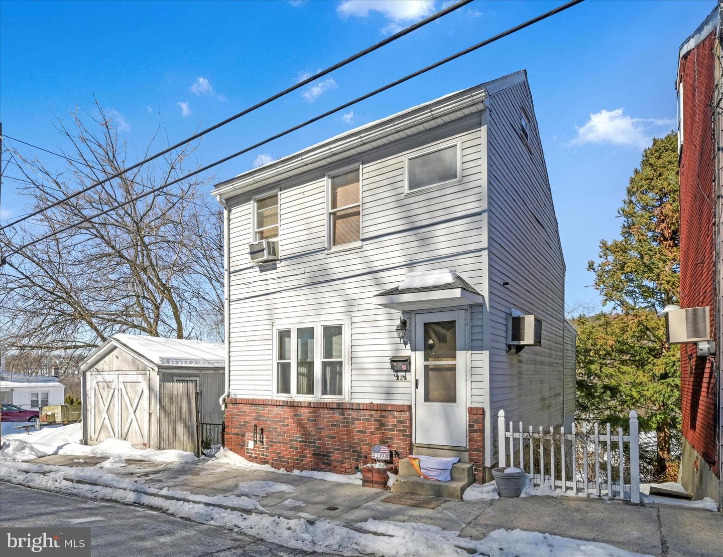 239 W Savory Street photo 1