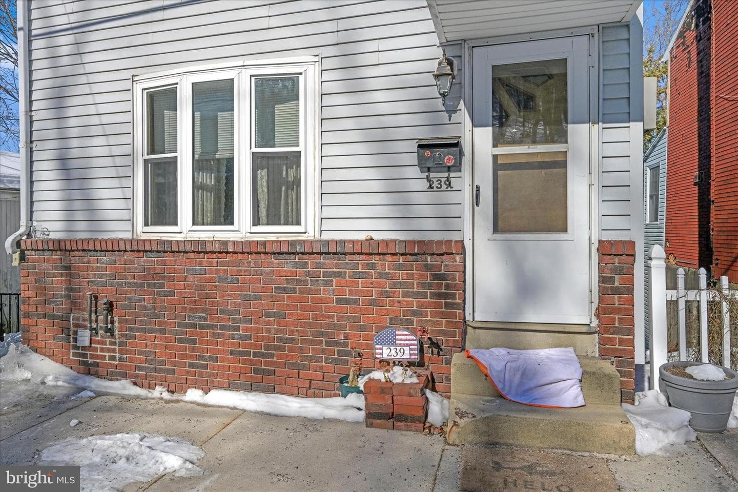 239 W Savory Street photo 7