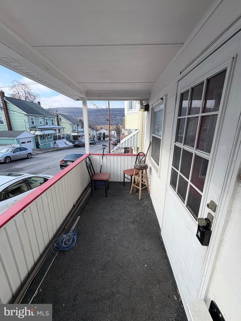 169 2nd St photo 3