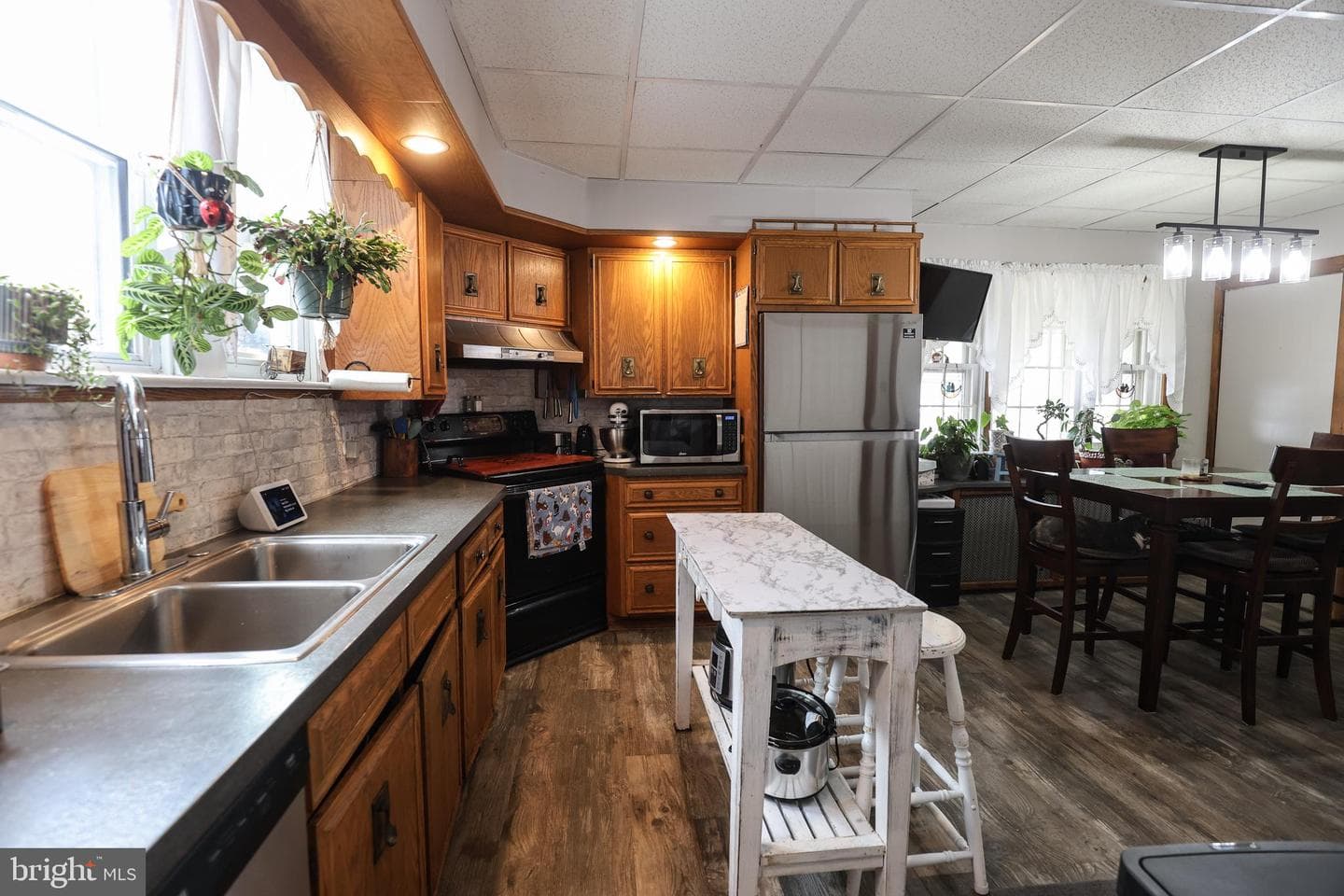 846 Bunting Street photo 12