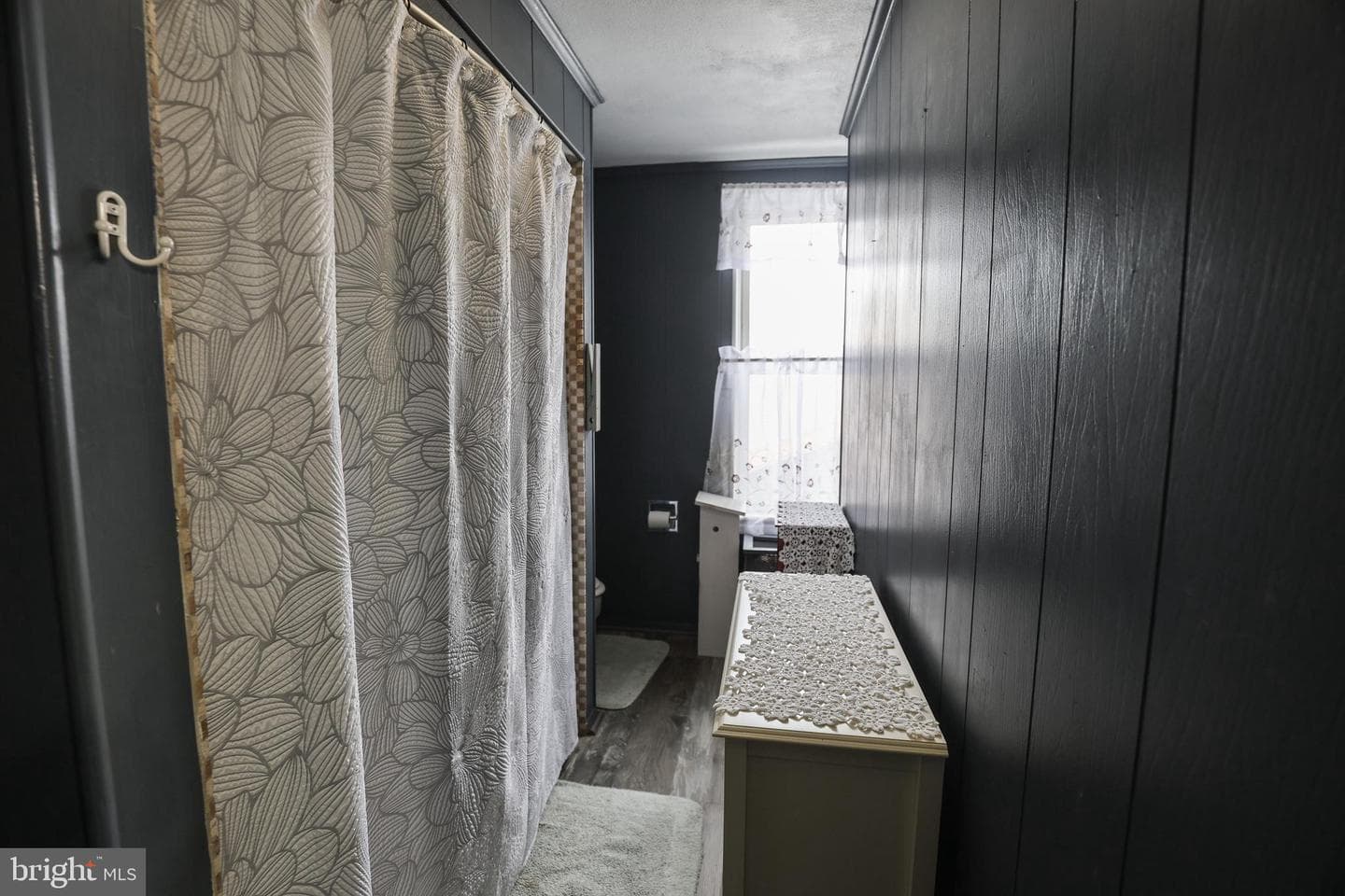 846 Bunting Street photo 24