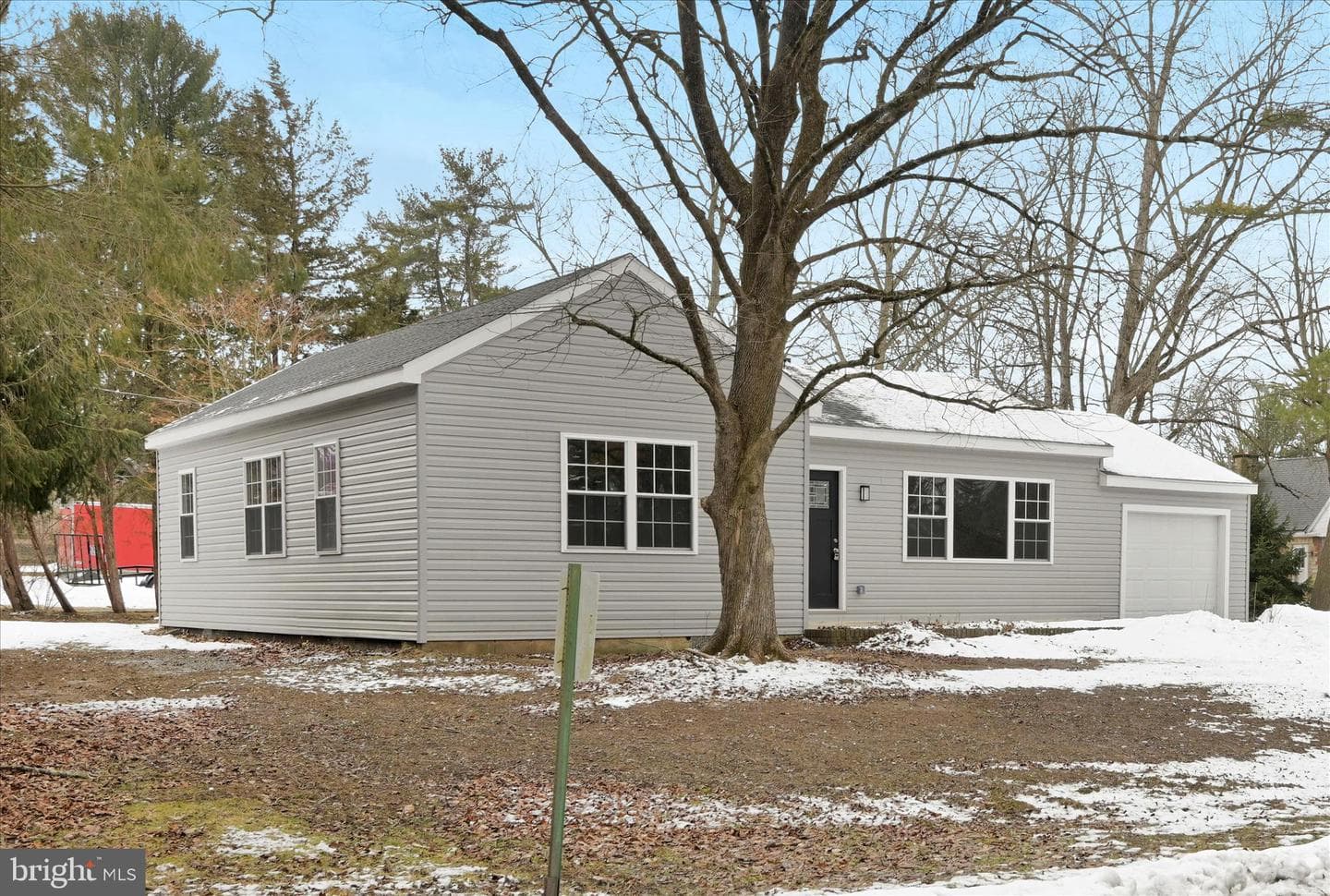 200 Willow Road photo 7
