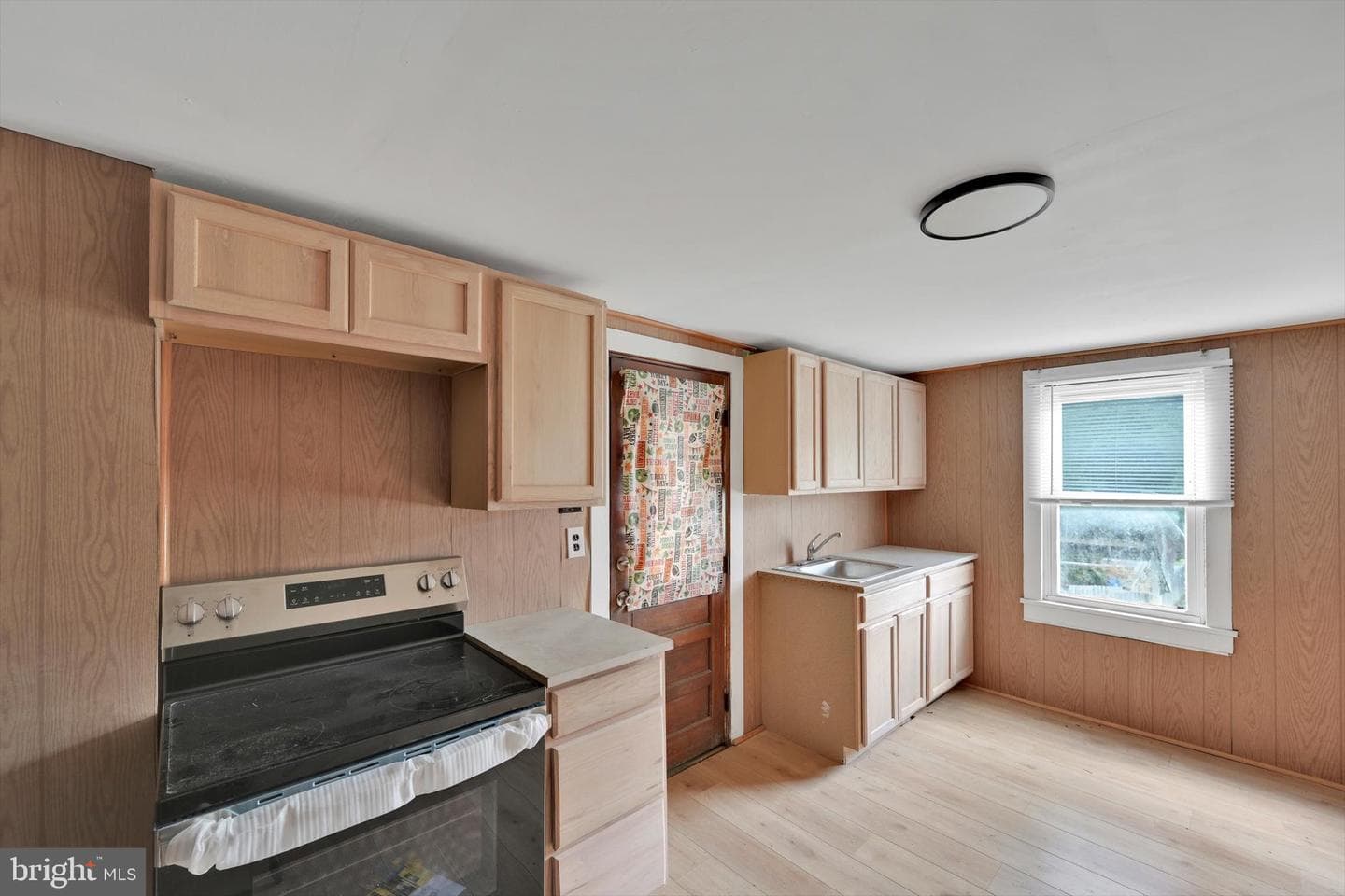 229 Valley Street photo 10