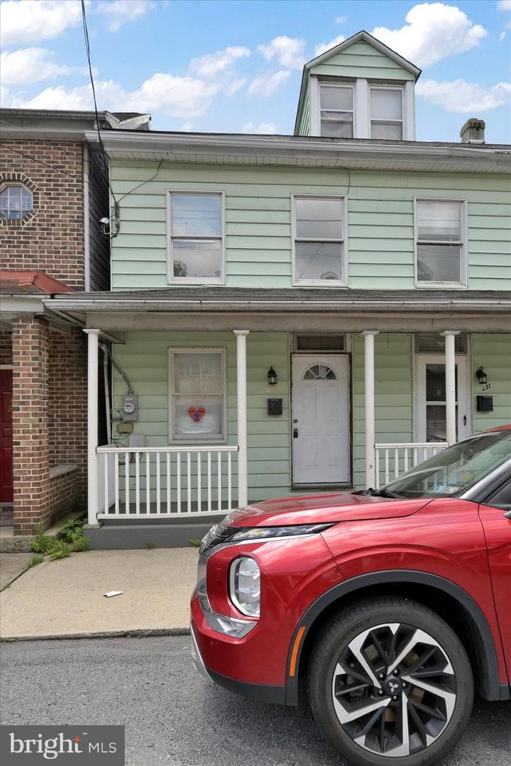 229 Valley Street photo 3