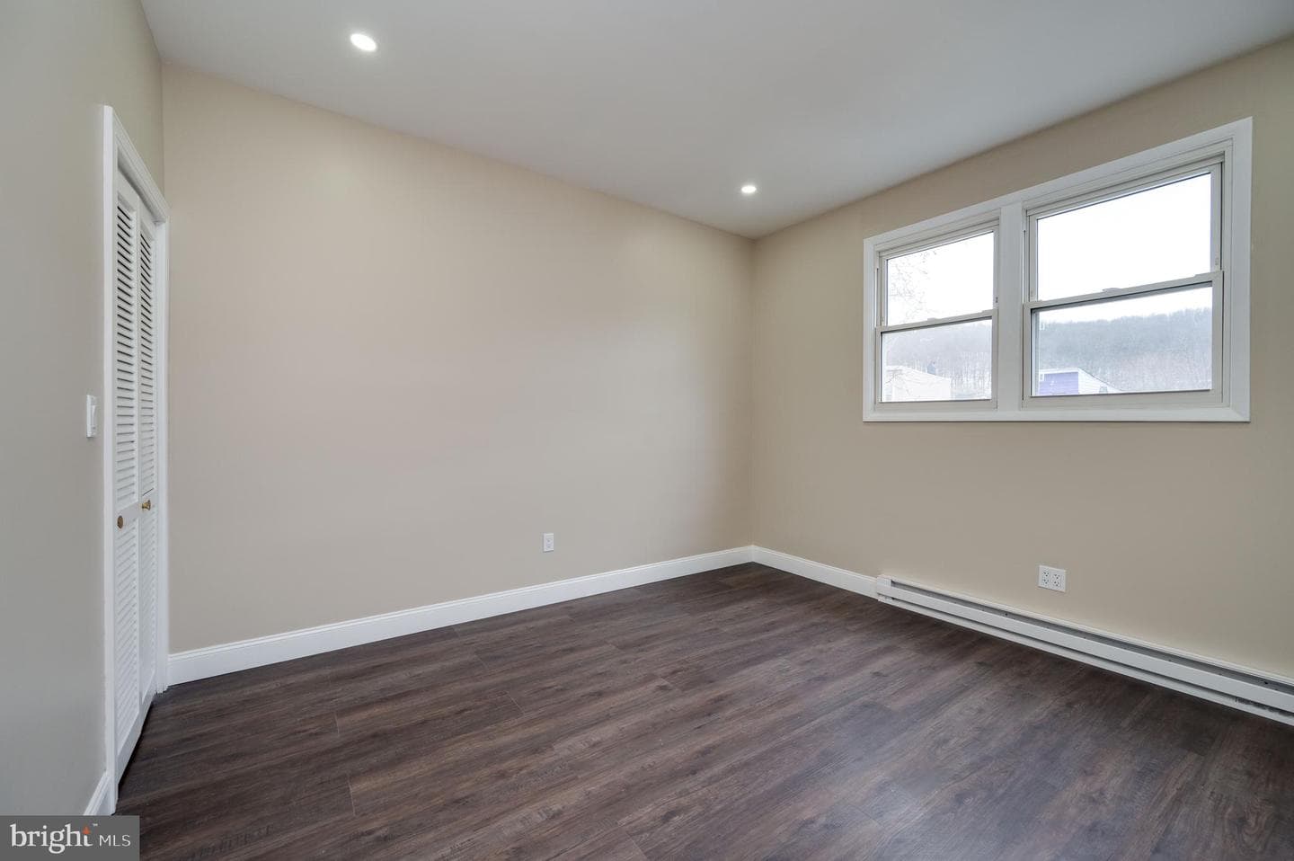 724 E Centre Street photo 18