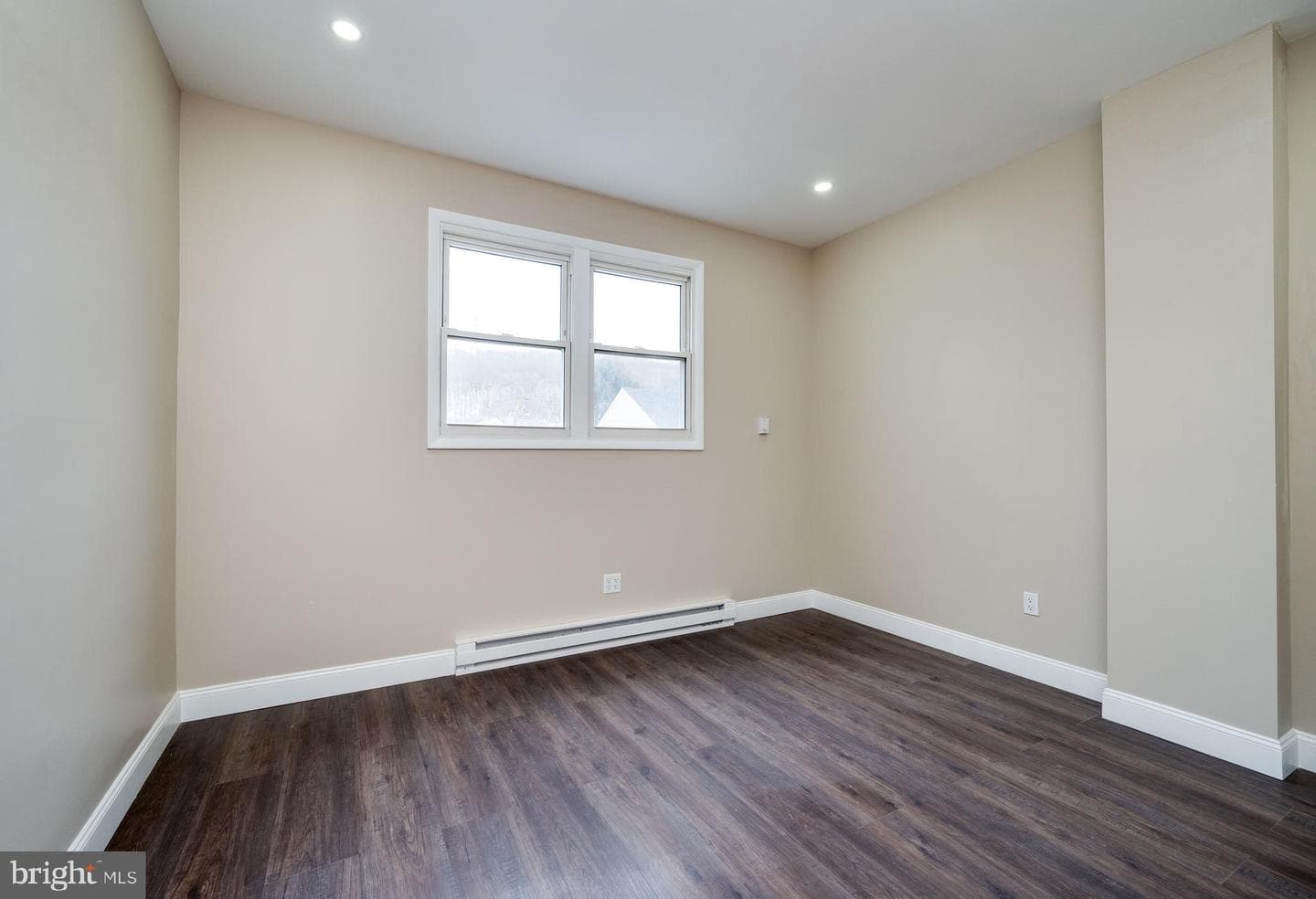724 E Centre Street photo 20