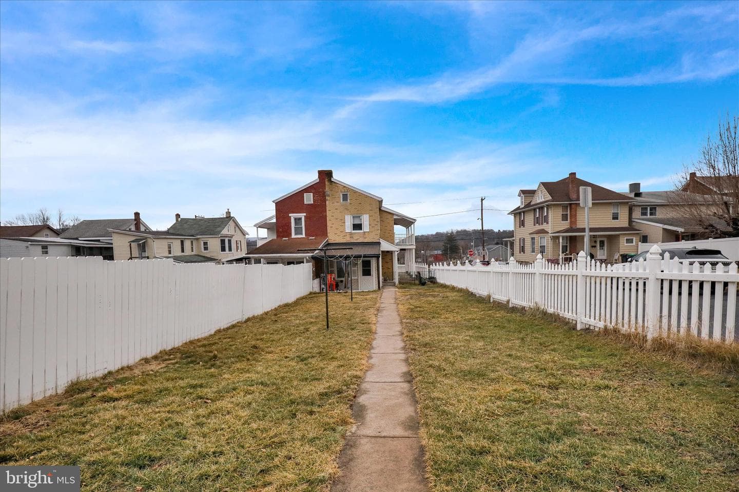 81 Front Street photo 25