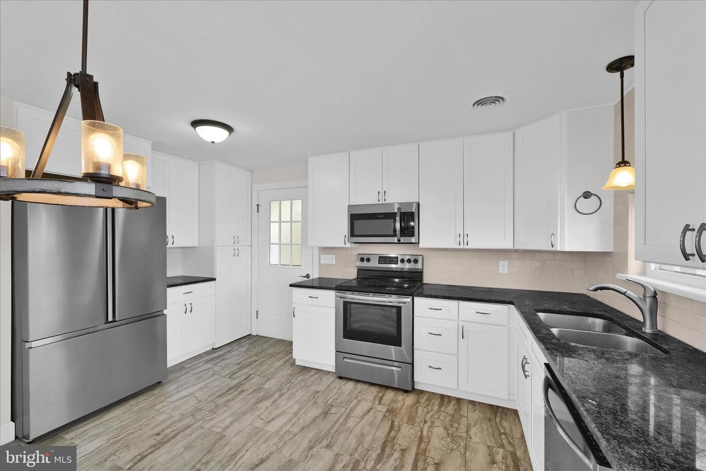 65 Hawk Lane photo 13
