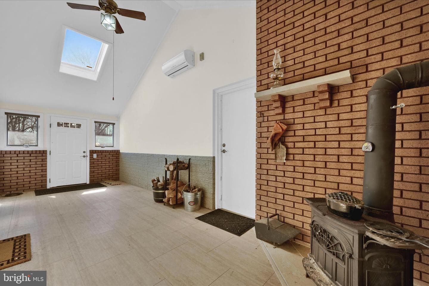 65 Hawk Lane photo 32