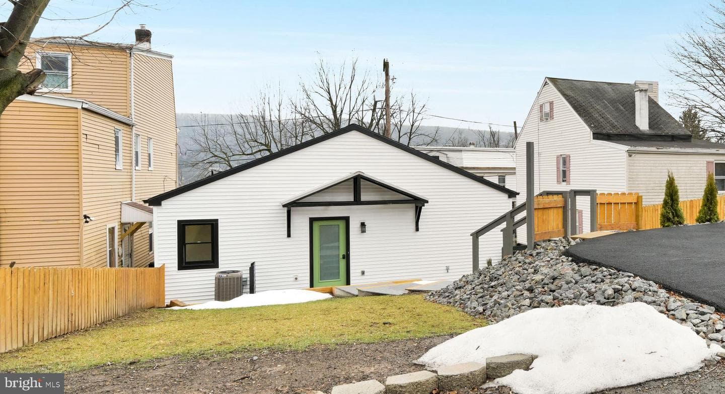 1308 Mount Hope Avenue photo 32