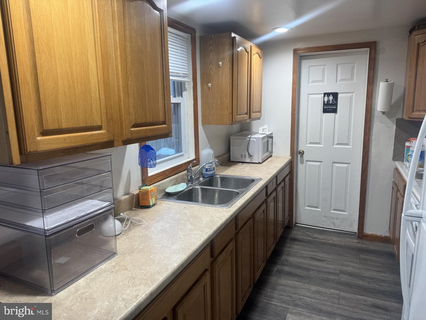 429 E Elm Street photo 5