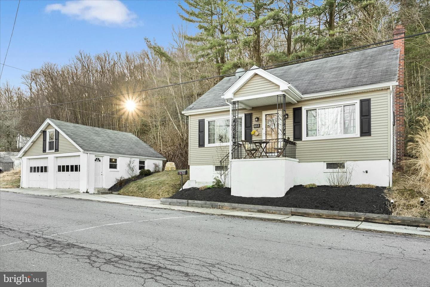 412 E Bacon Street photo 3