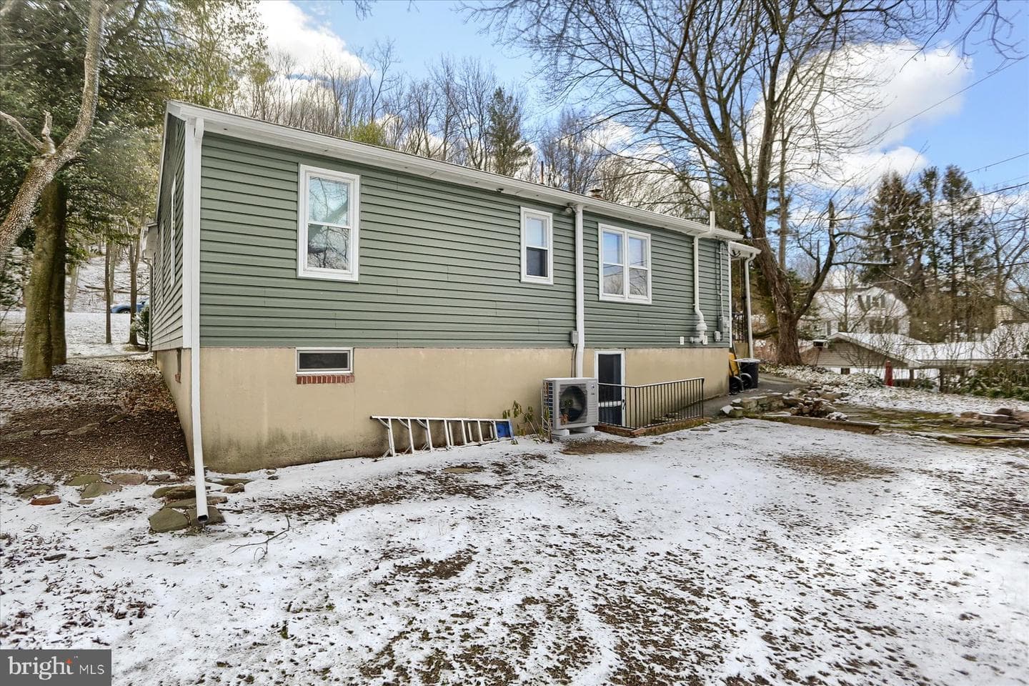 144 Mahantongo Drive photo 36