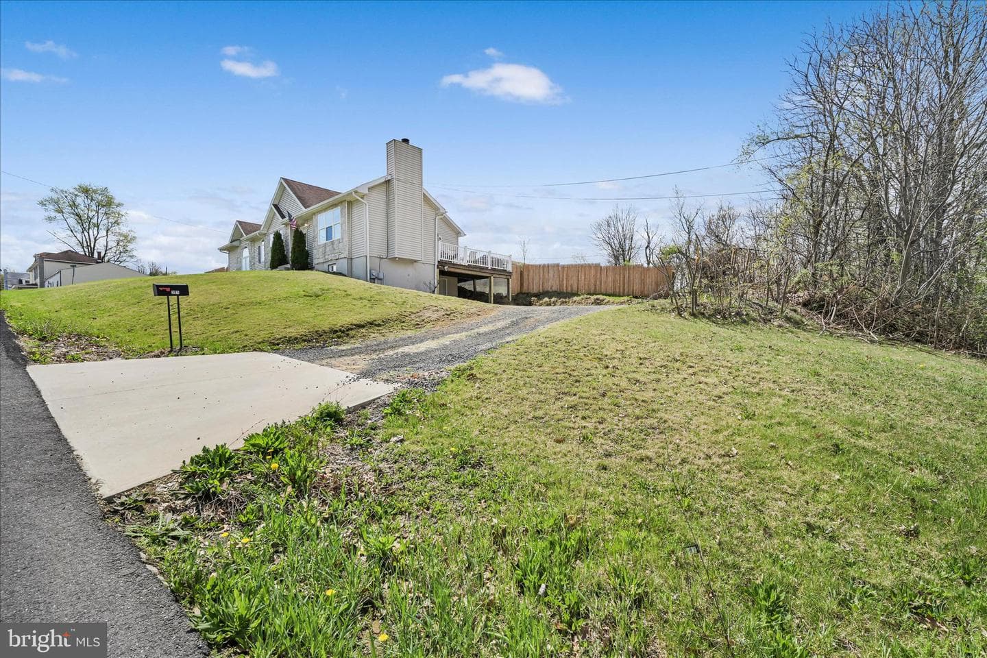 301 Brown Street photo 11