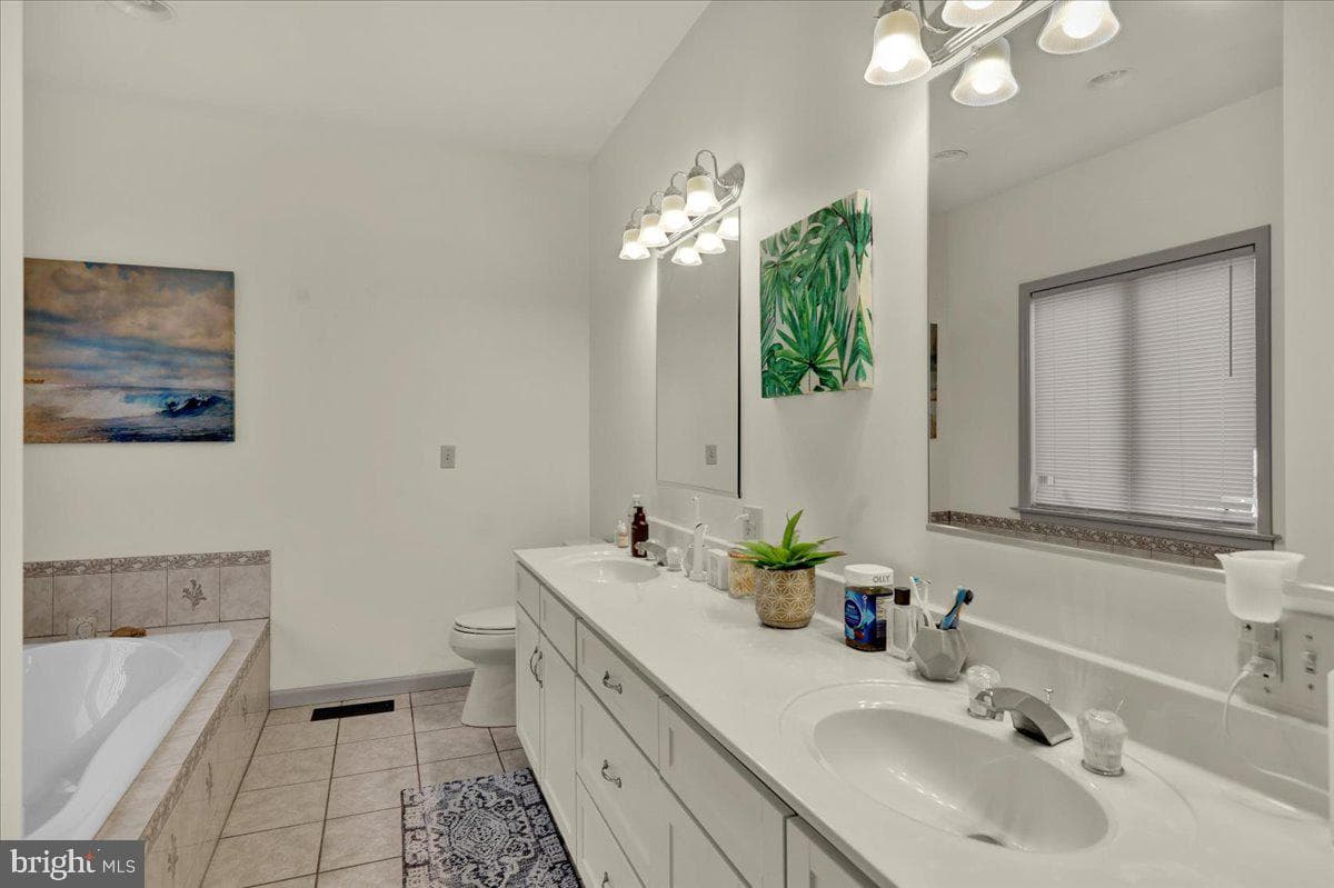 3075 Village Road photo 19