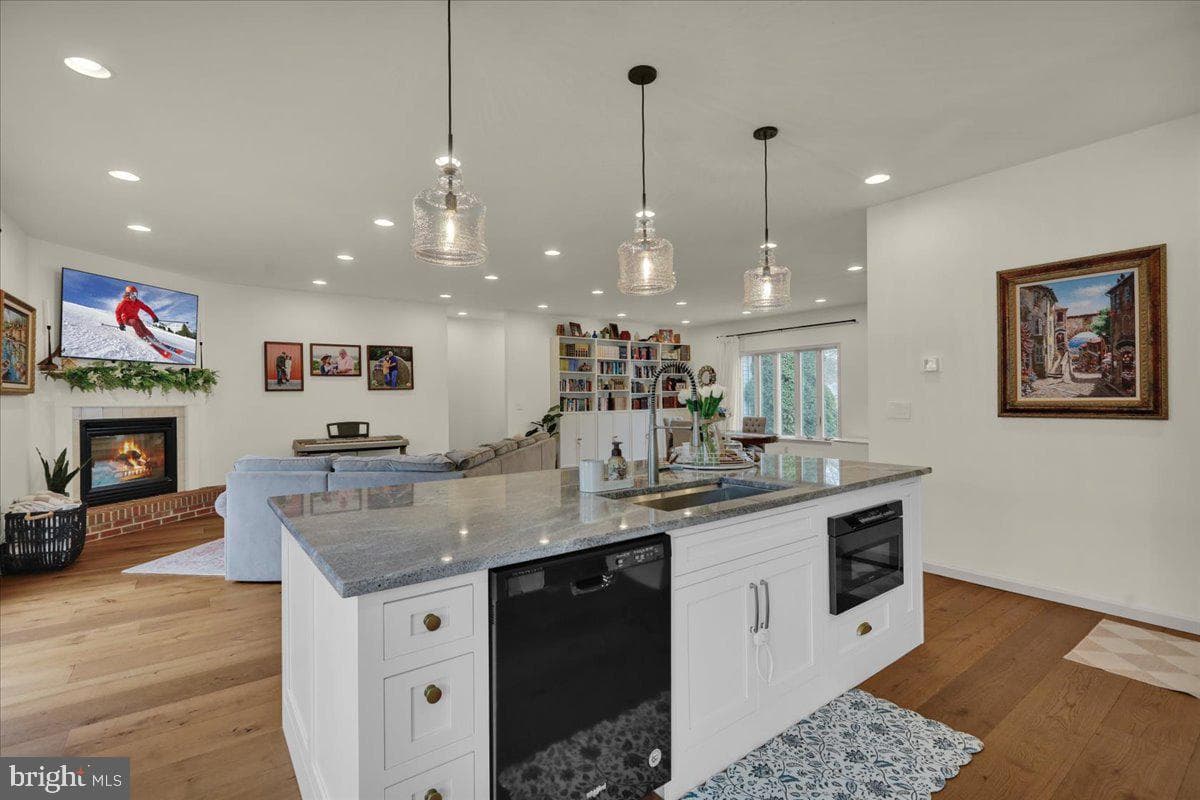 3075 Village Road photo 6