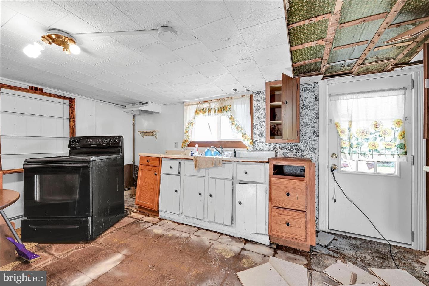 408 E Lawton Street photo 10