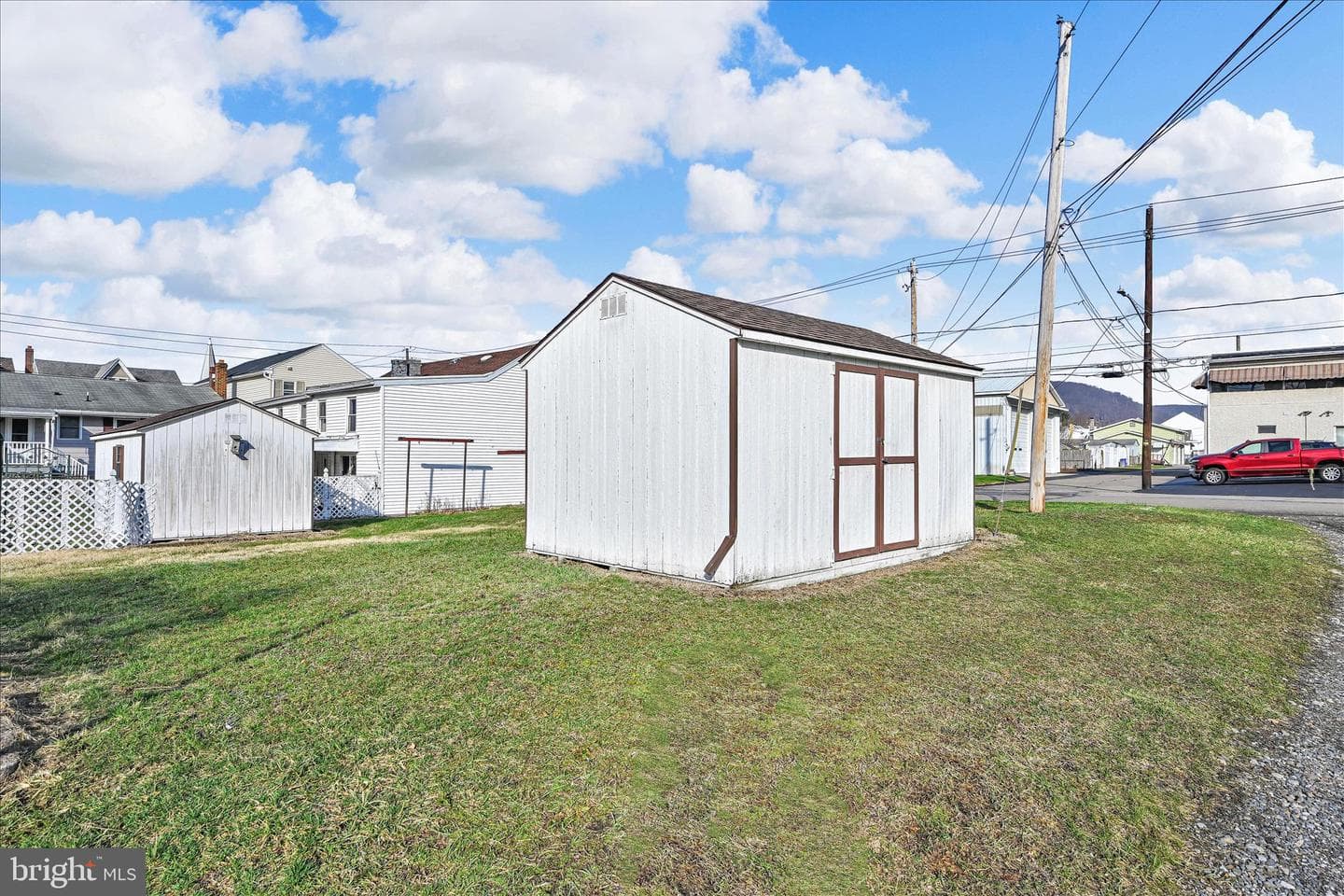 408 E Lawton Street photo 24