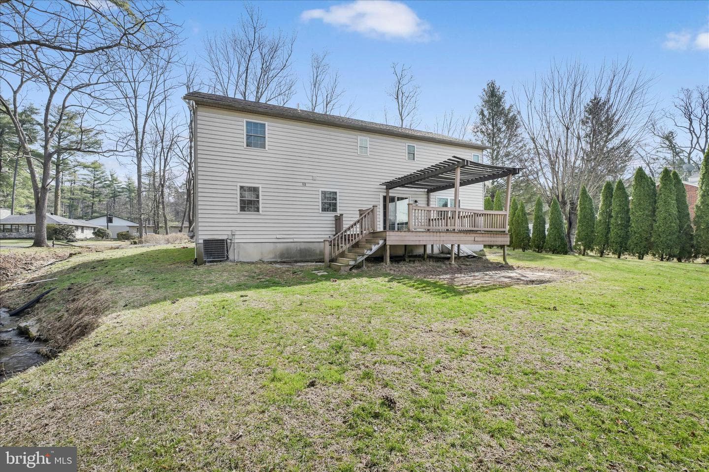 207 Pine Boulevard photo 37