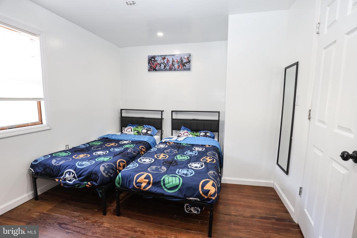 402 Catherine Street photo 12