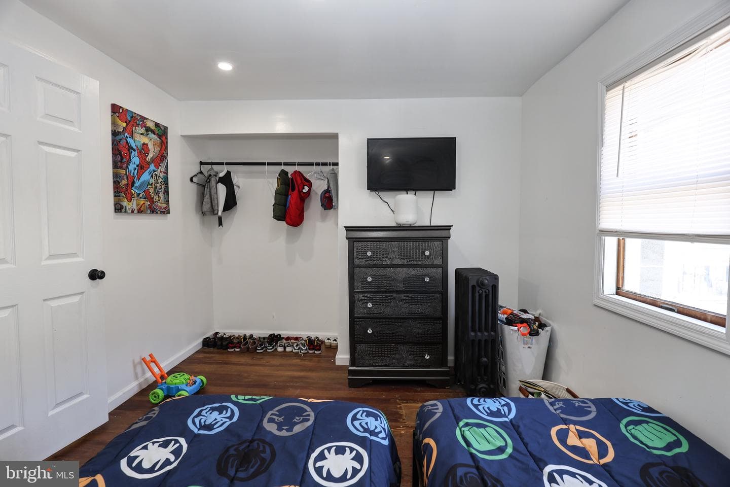 402 Catherine Street photo 13