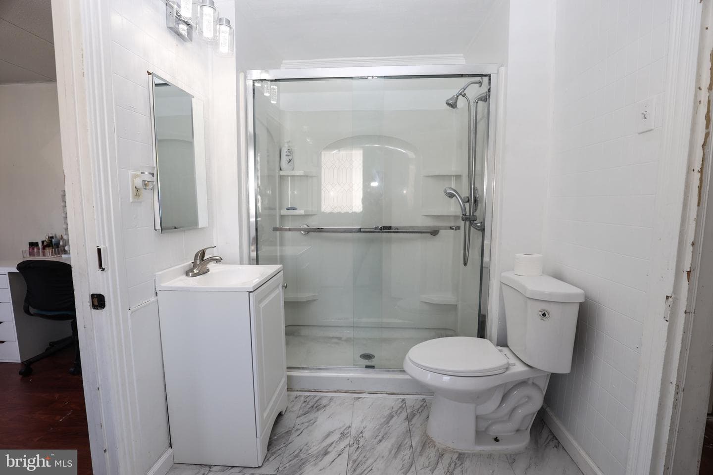 402 Catherine Street photo 15