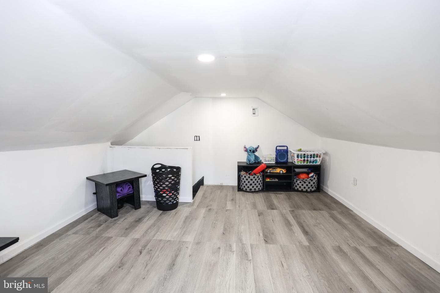 402 Catherine Street photo 19
