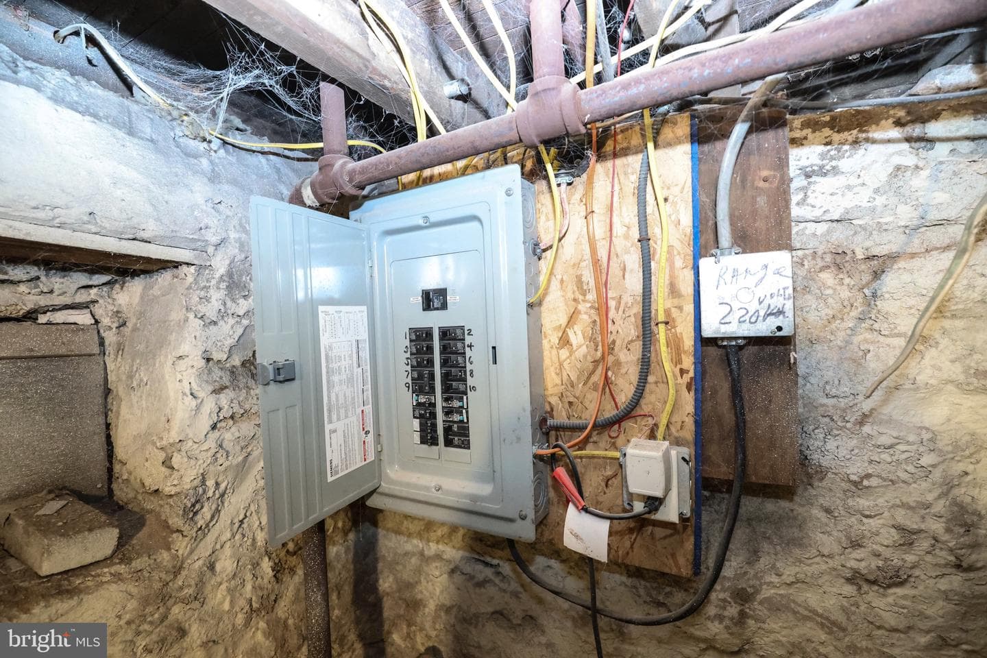 402 Catherine Street photo 22