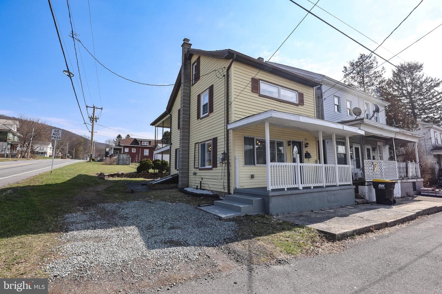 402 Catherine Street photo 3