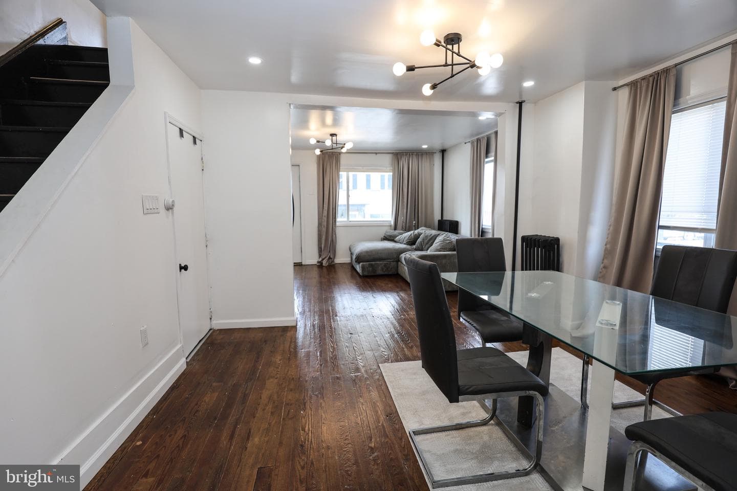 402 Catherine Street photo 8