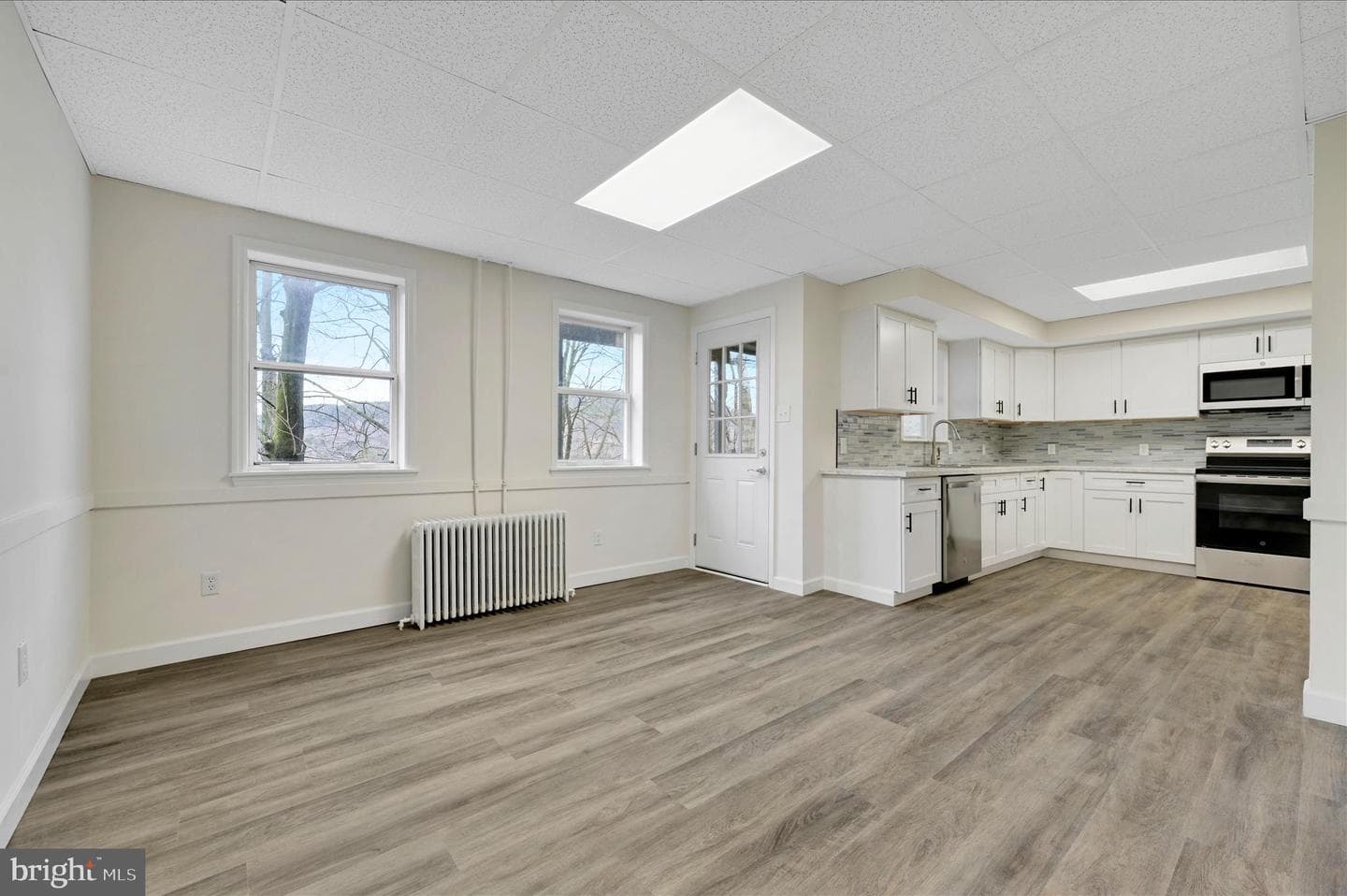 242 Van Gelder Street photo 10