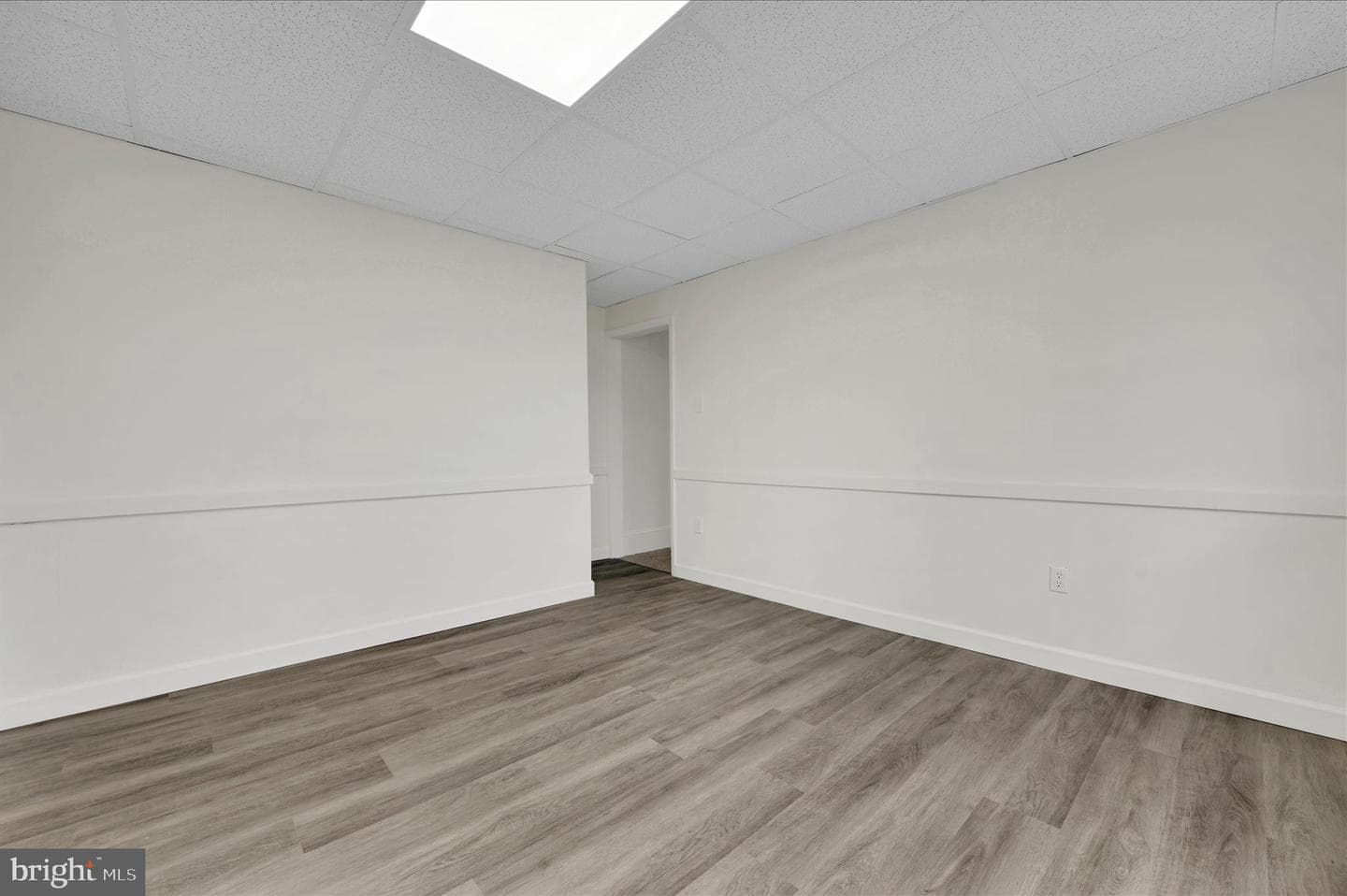242 Van Gelder Street photo 11