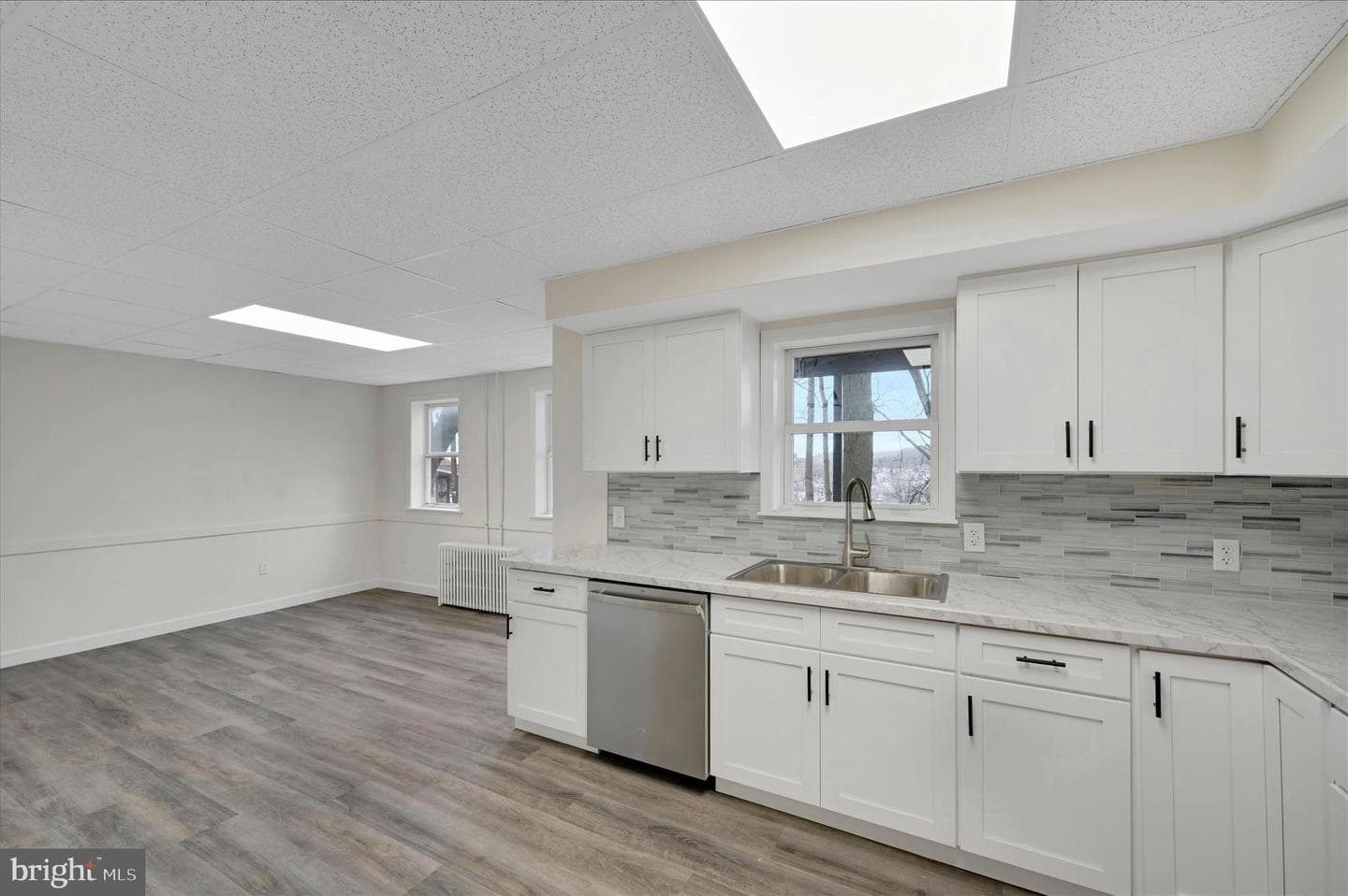 242 Van Gelder Street photo 14