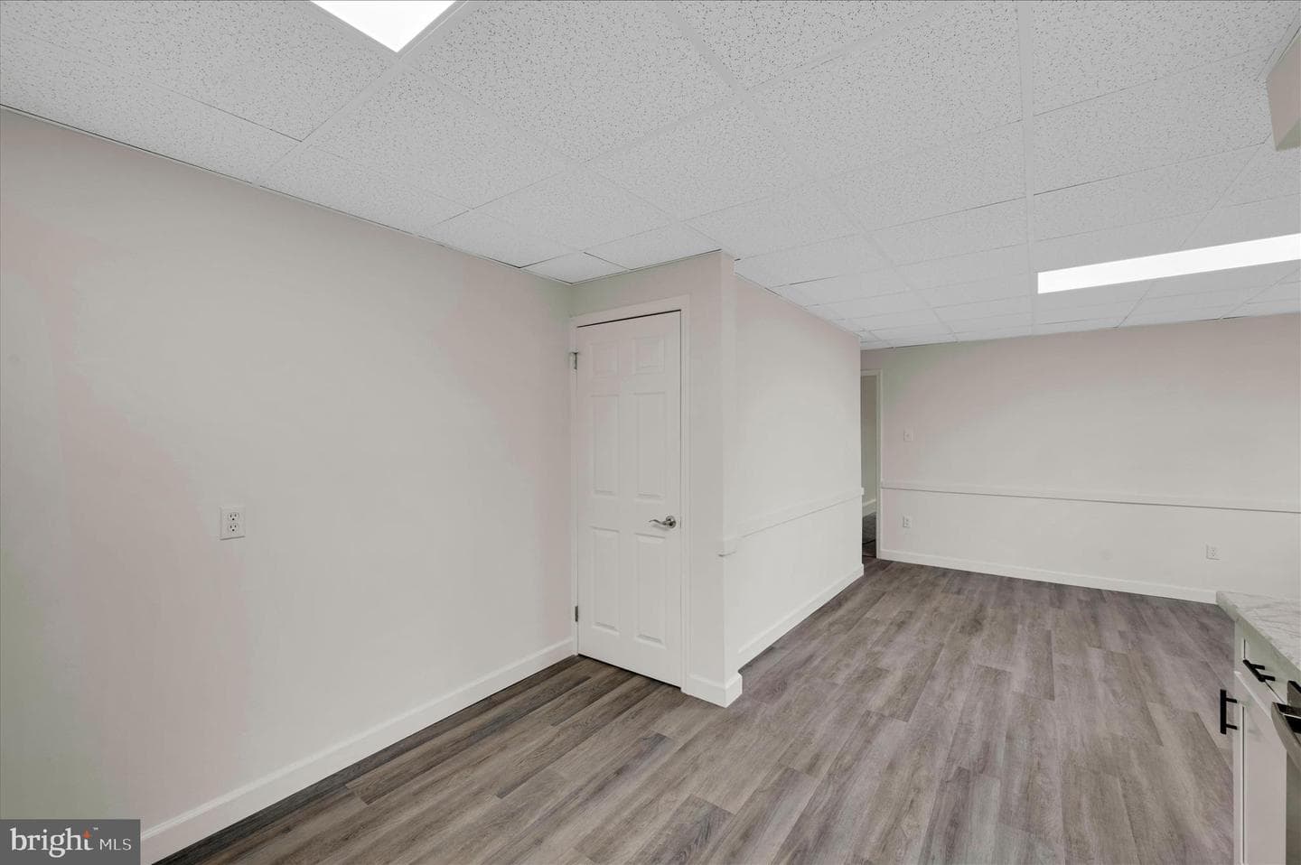 242 Van Gelder Street photo 15