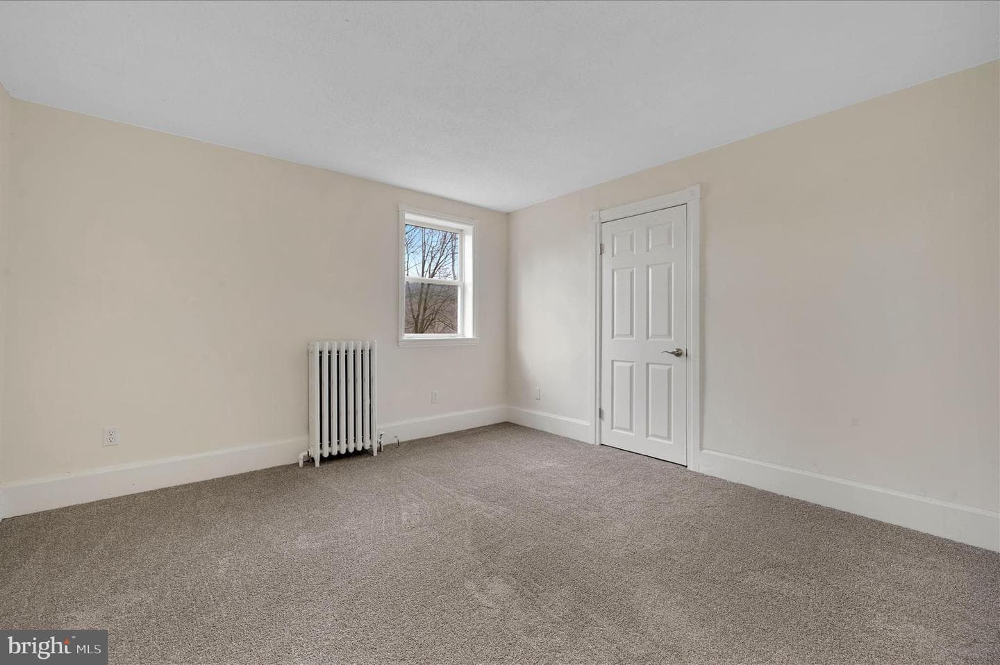 242 Van Gelder Street photo 16