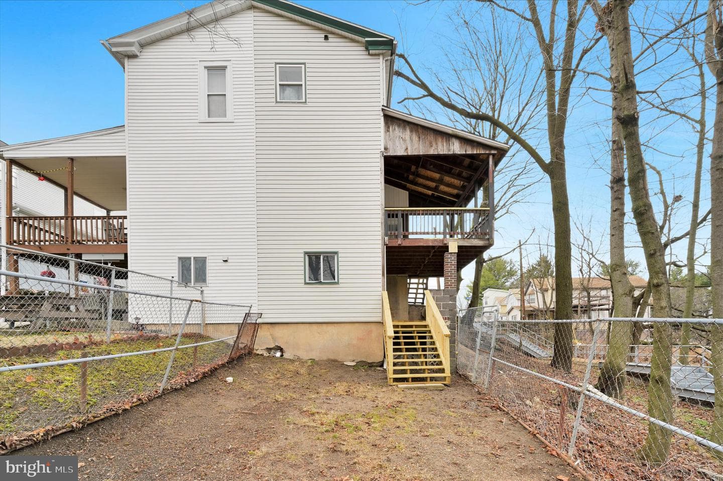242 Van Gelder Street photo 26