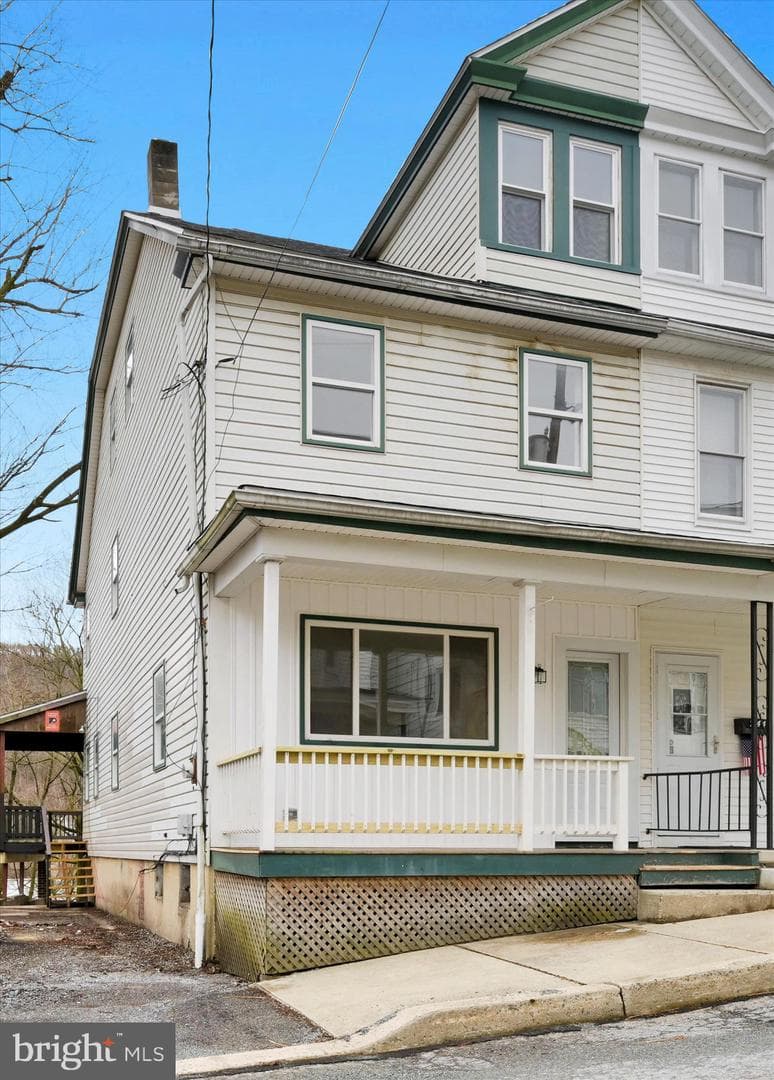 242 Van Gelder Street photo 4