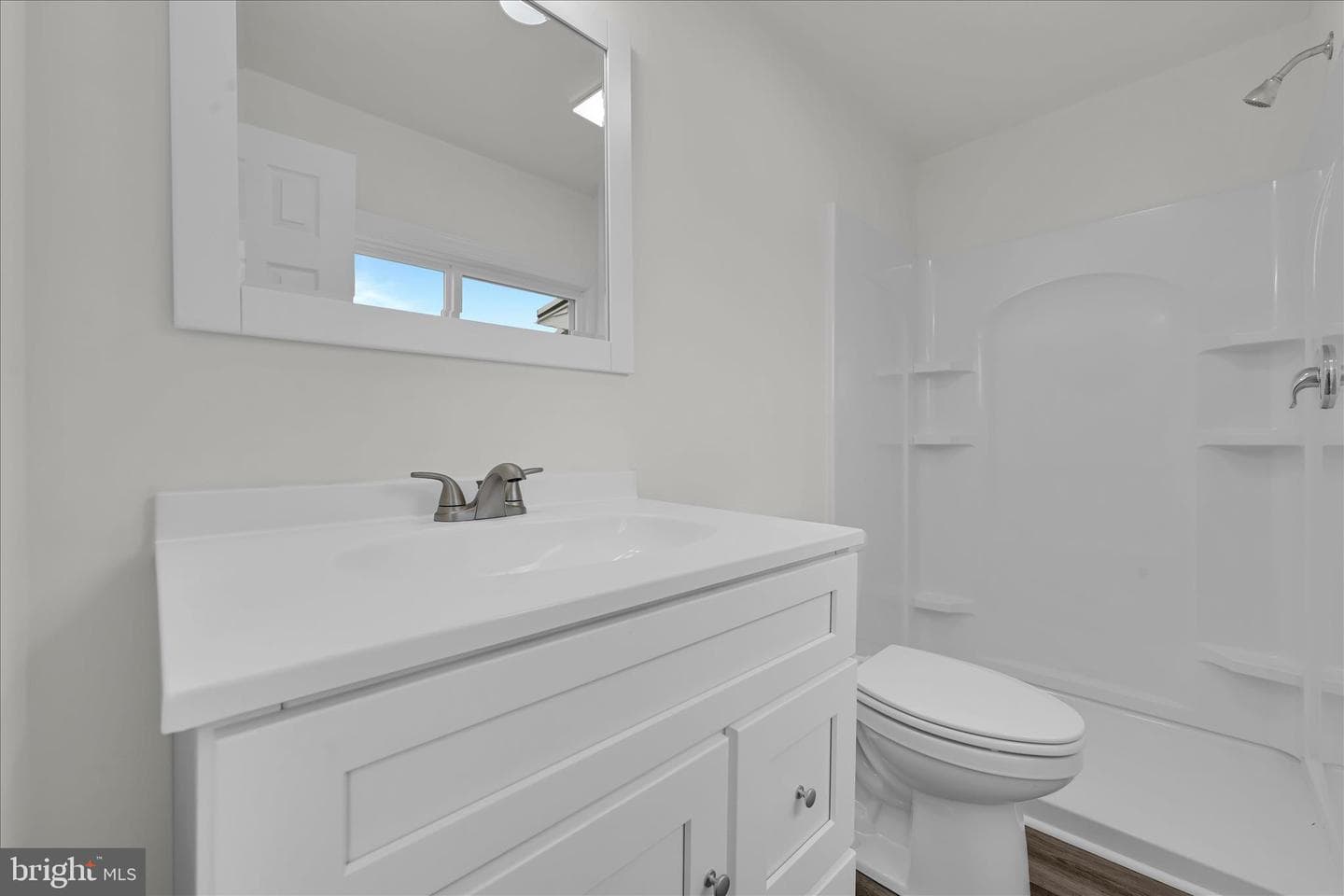 120 E Chestnut Street photo 23
