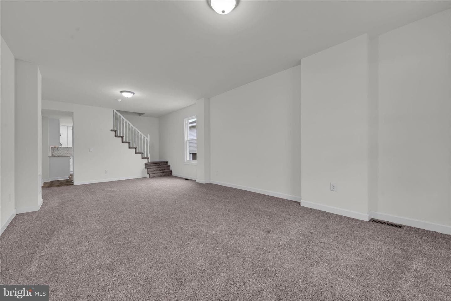 120 E Chestnut Street photo 7