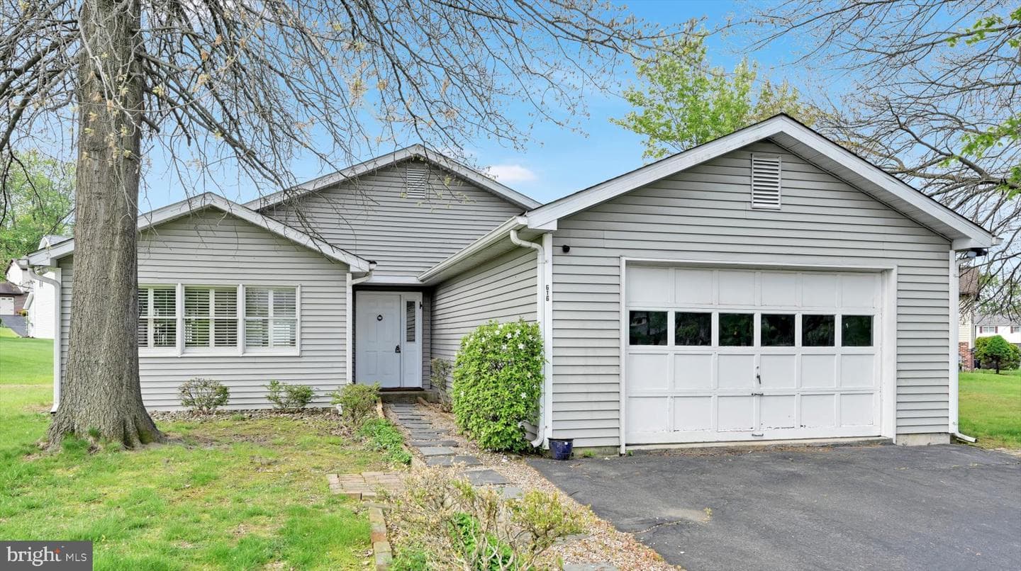 616 Lee Street photo 2