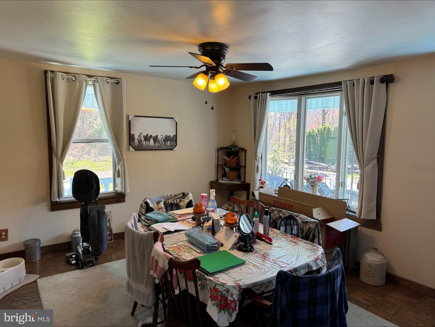 690 High Road photo 6