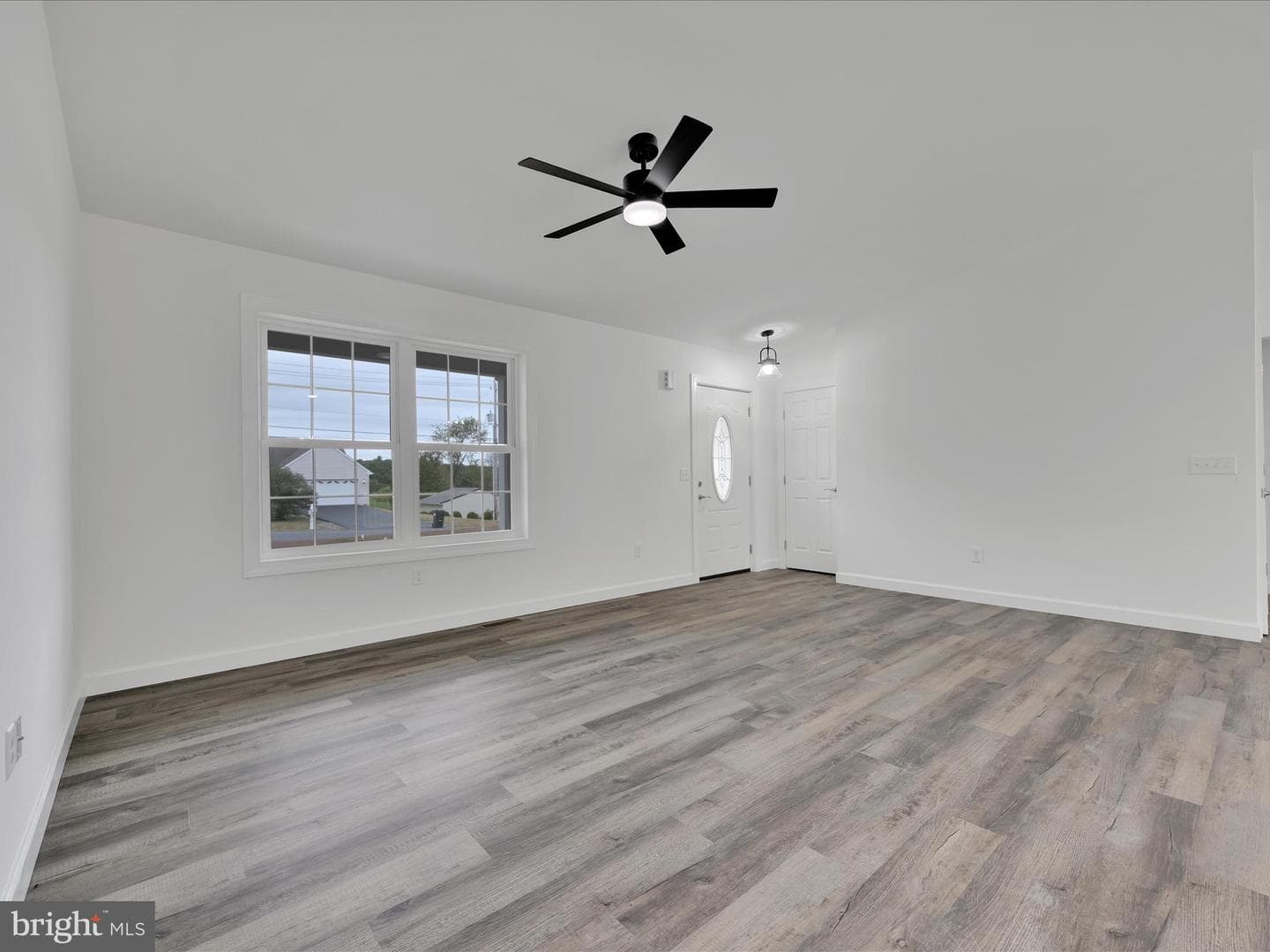 1591 Stag Drive photo 6