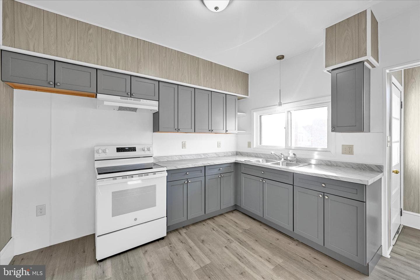 8 N Wolfe Street photo 11