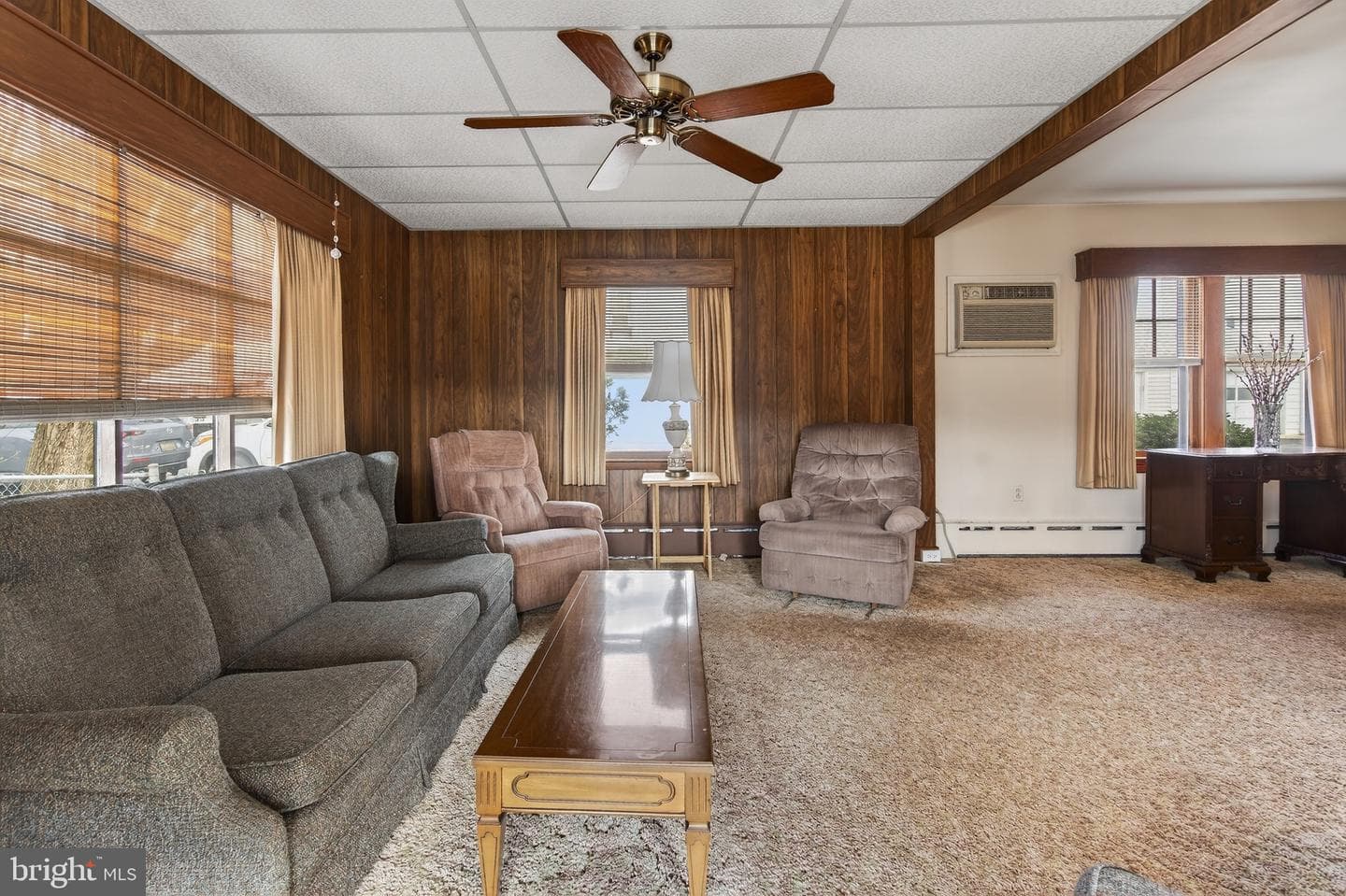 230 W Howard Avenue photo 18