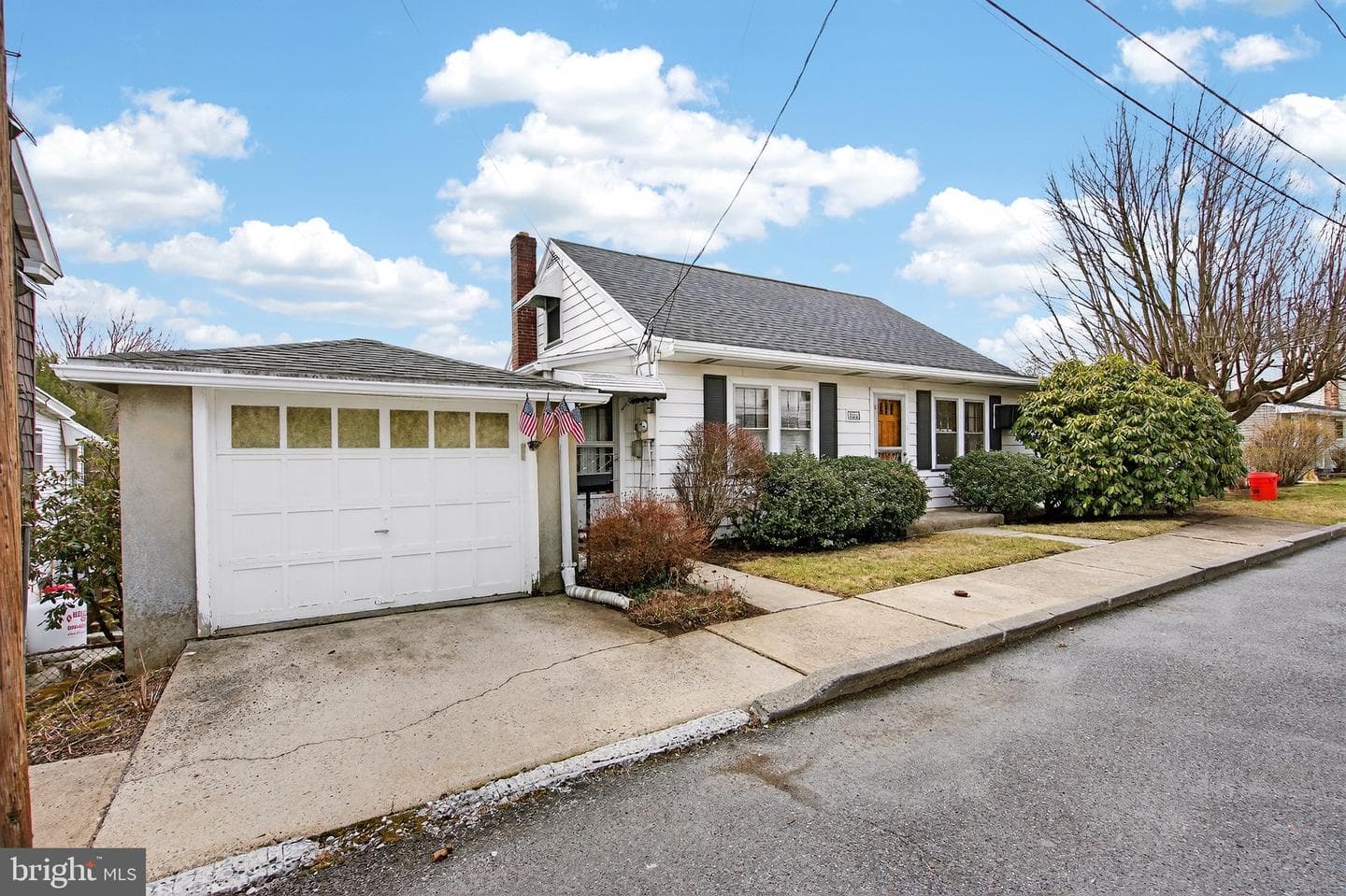 230 W Howard Avenue photo 56